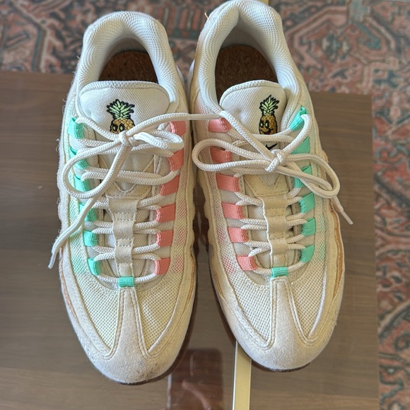 Limited edition pineapple Nike max airs - Picture 2 of 7